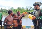 Senyum Anak Papua Hangatkan Yahukimo, Marinir Tebar Kepedulian